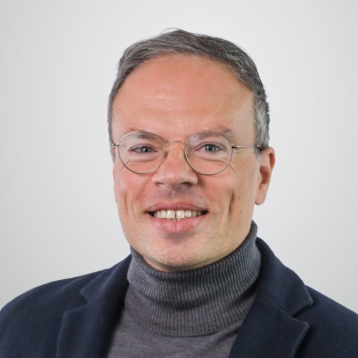 Prof. Dr. Sebastian Becker-Genschow