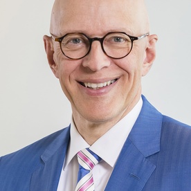Dr. Ekkehard Winter