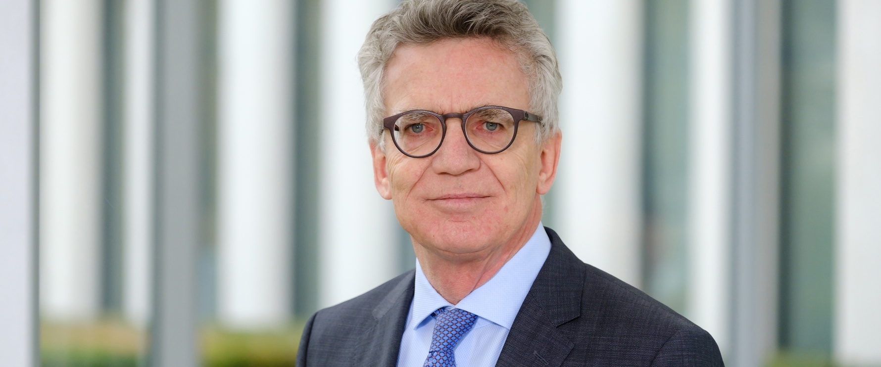 Das Bild zeigt Dr. Thomas de Maizière im Porträt.