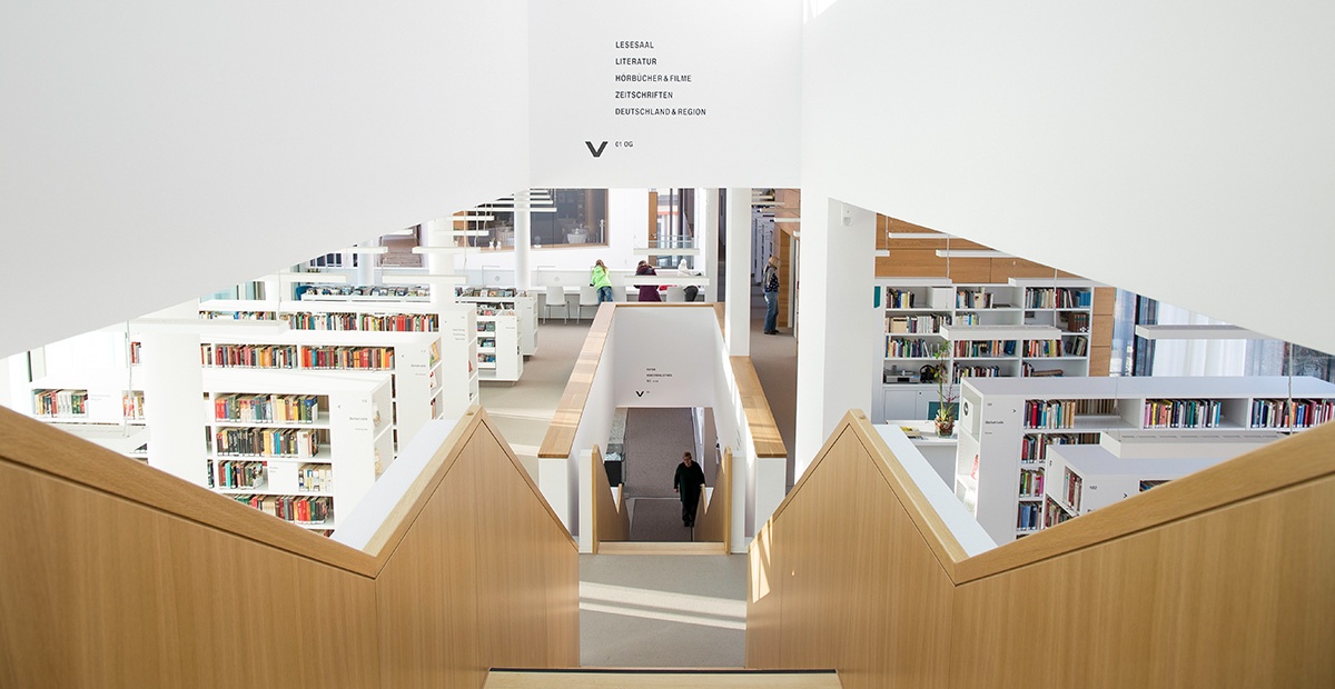 Ansicht einer Treppe in der Stadtbibliothek Nordhausen