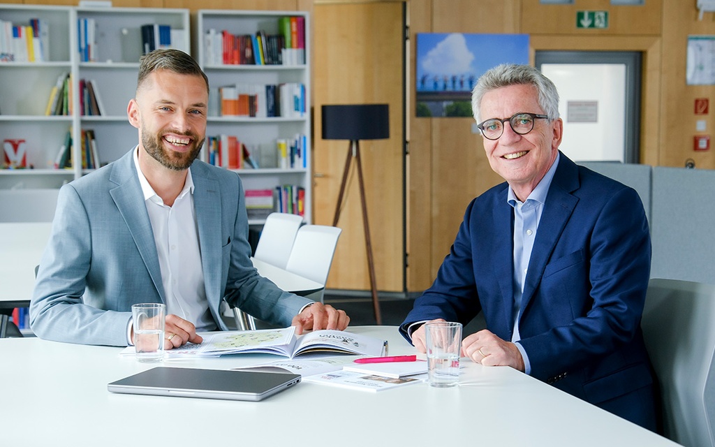 Stiftungs-Geschäftsführer Jacob Chammon und Stiftungs-Vorsitzender Thomas de Maizière