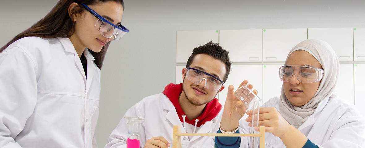 START scholars in laboratory