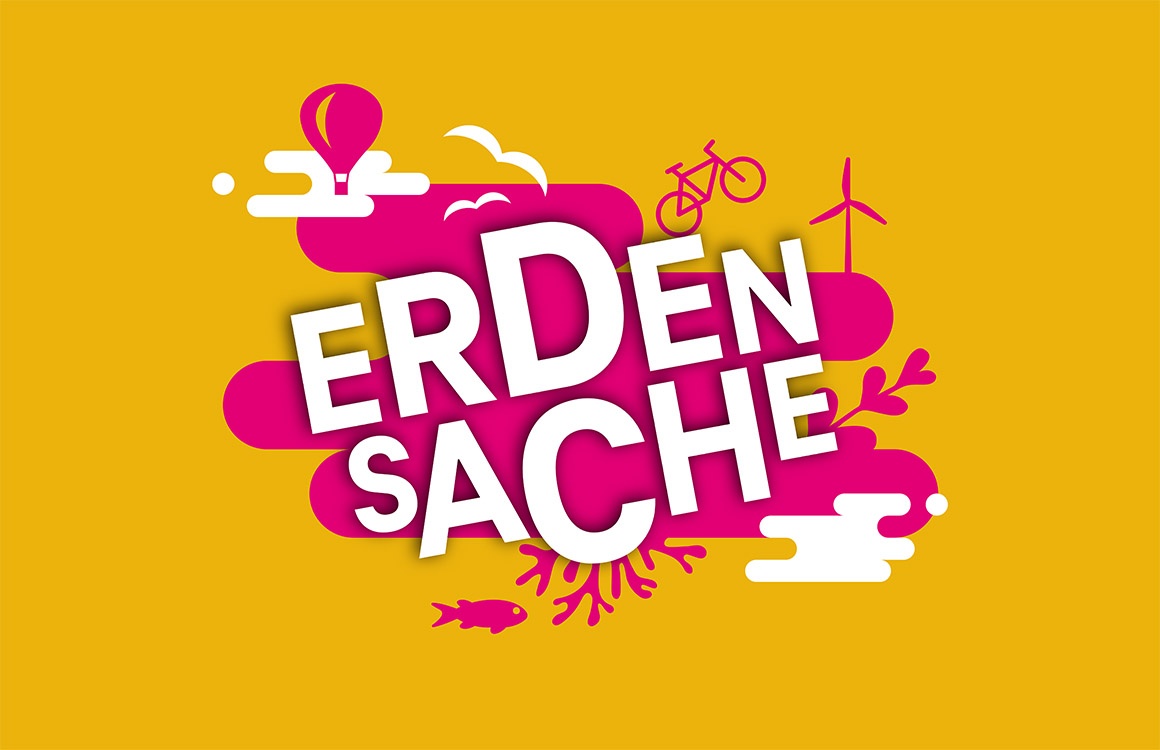 Das Bild zeigt den Erdensache-Schriftzug, umrahmt von thematischen Icons: Fisch, Windrad, Heißluftballon und Fahrrad.