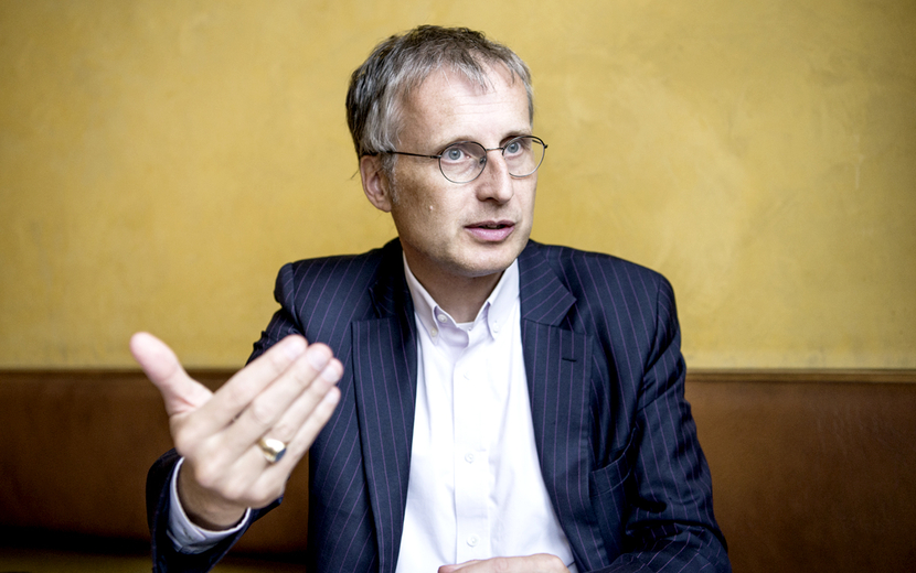 Oxford-Professor Viktor Mayer-Schönberger gestikuliert
