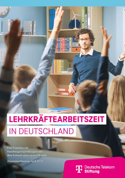 Schulklasse mit Lehrer.